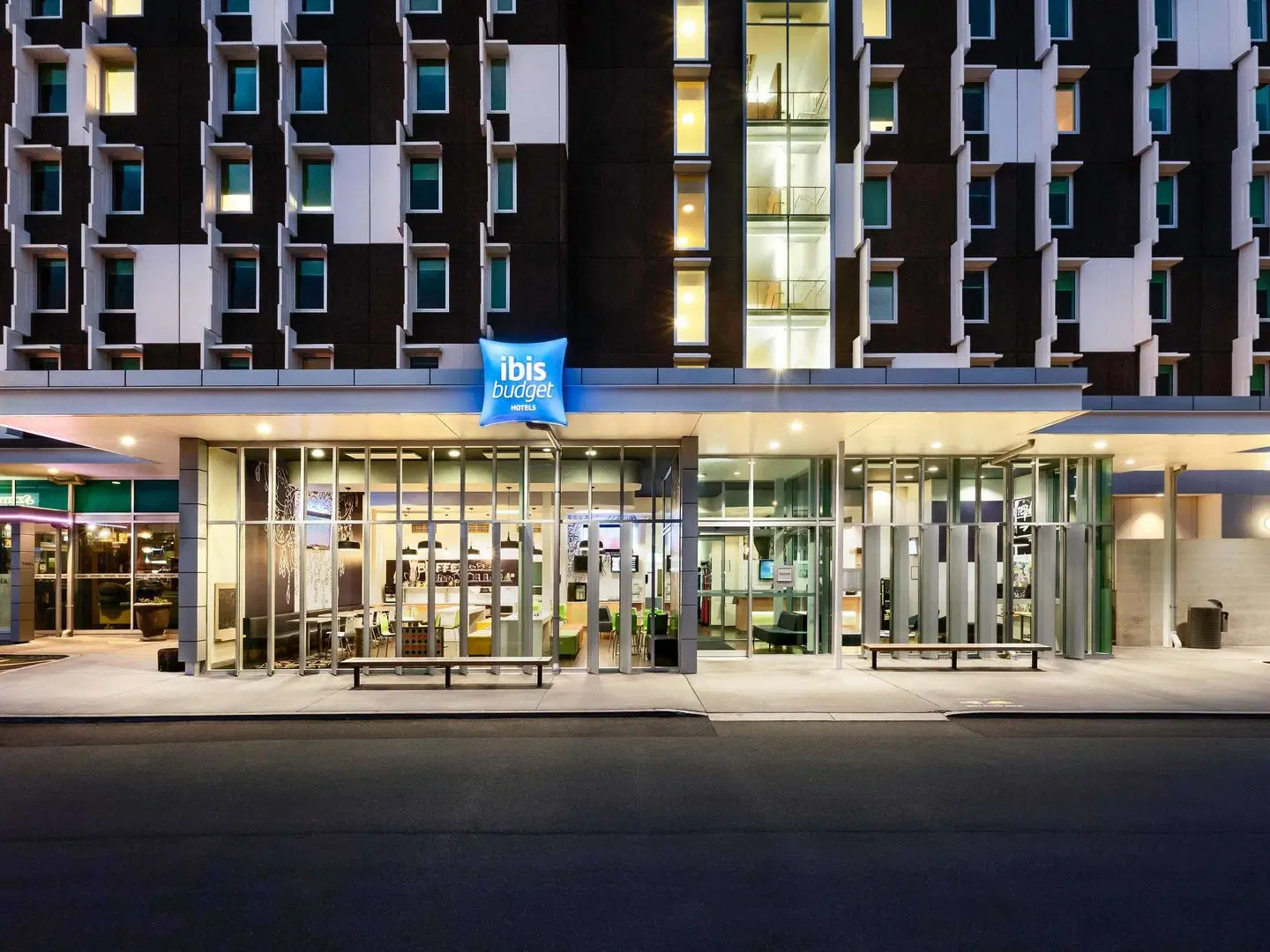ibis budget Auckland Airport EXTERIOR