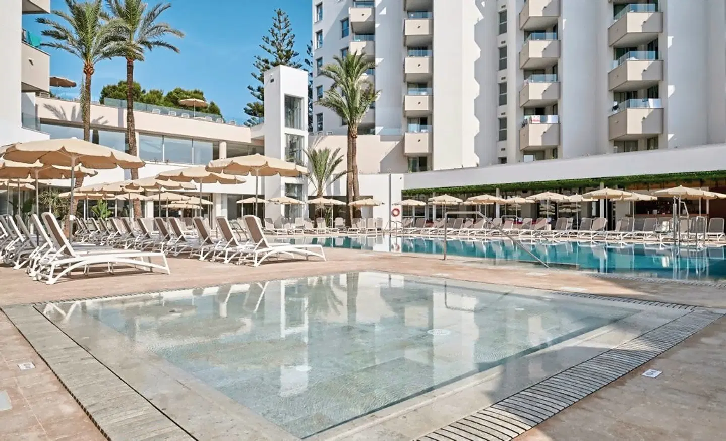 Hipotels Bahía Grande OUTDOOR_POOL