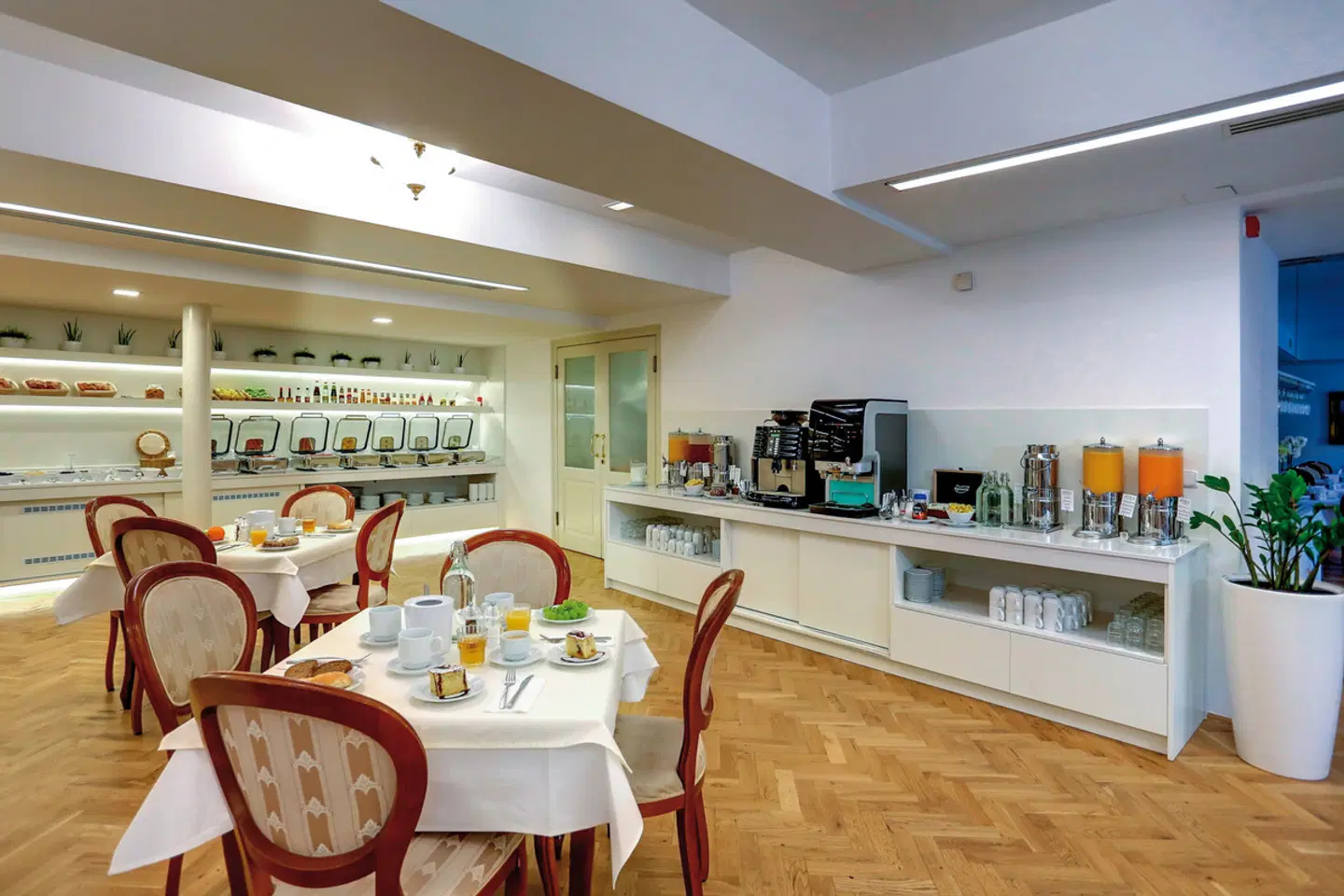 Astoria Hotel & Medical Spa Restaurant
