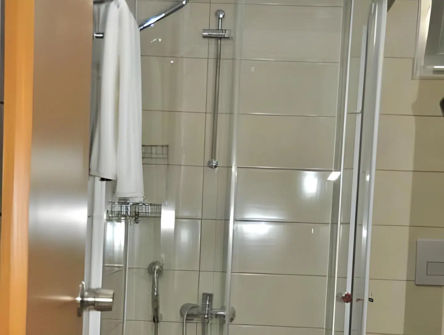 Lonicera City Hotel Badezimmer