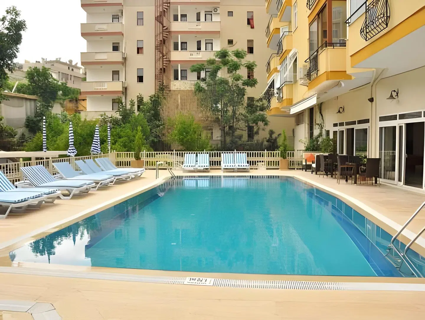 Lonicera City Hotel OUTDOOR_POOL