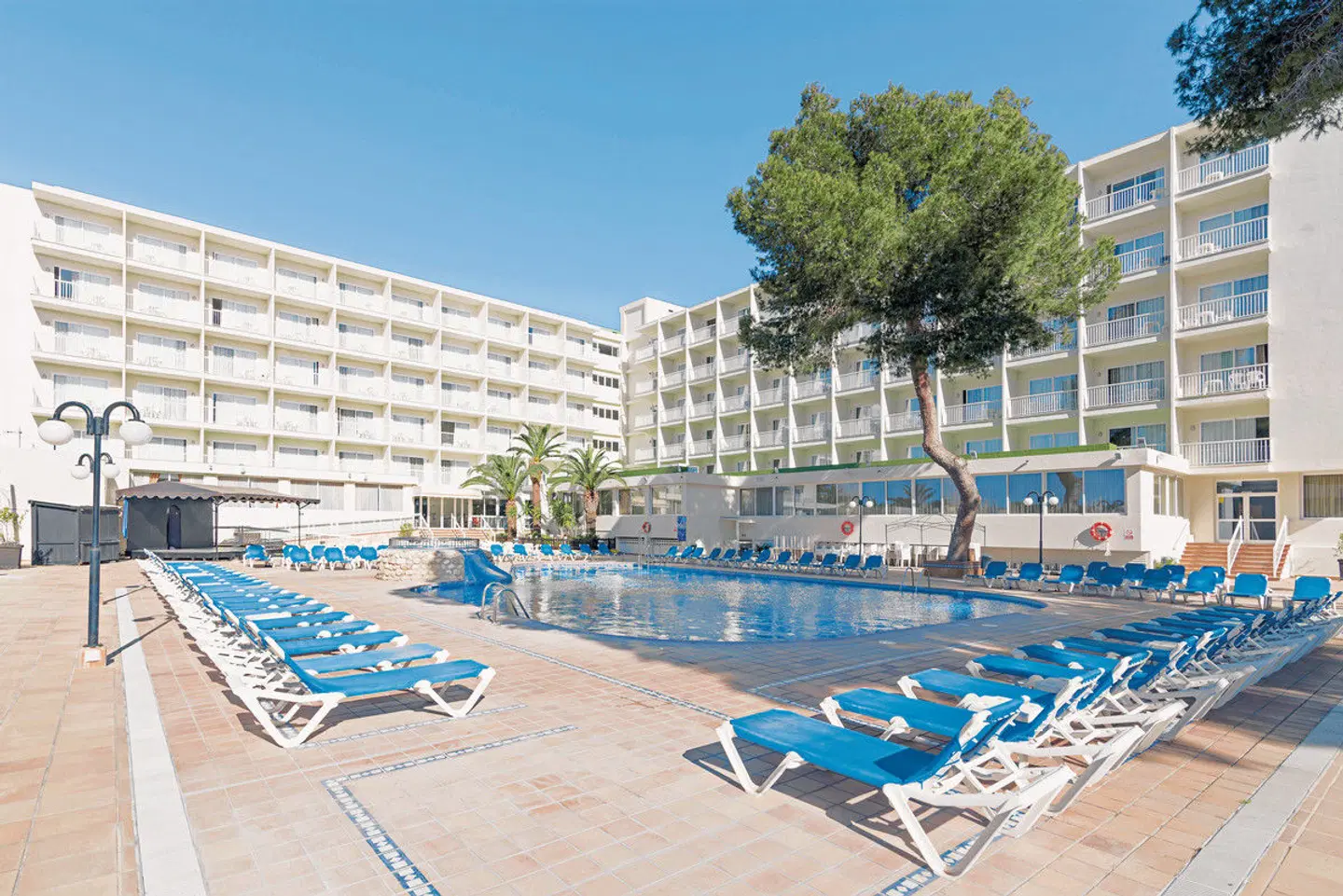 Coral Beach by LLUM OUTDOOR_POOL