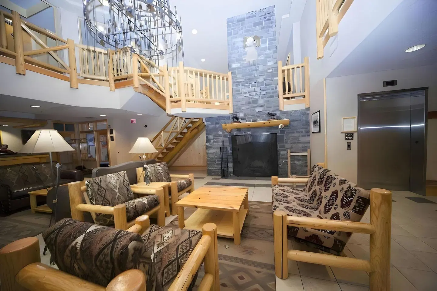 Brewster's Mountain Lodge LOUNGE_LOBBY