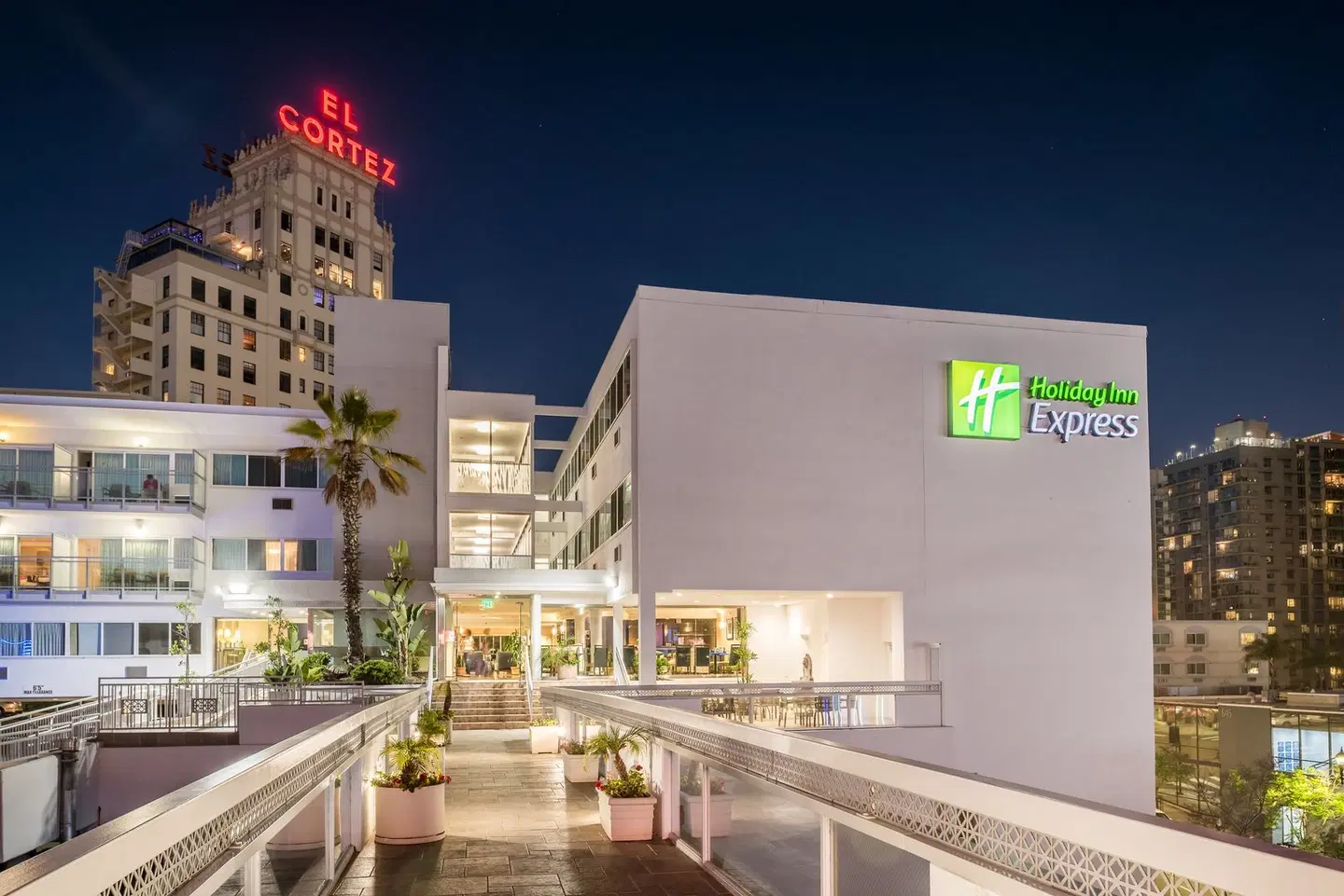 Holiday Inn Express - Downtown San Diego EXTERIOR