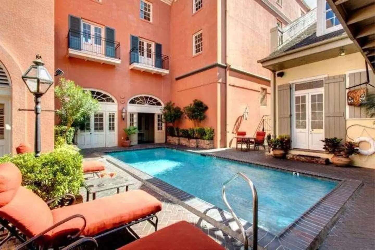 Dauphine Orleans Hotel OUTDOOR_POOL