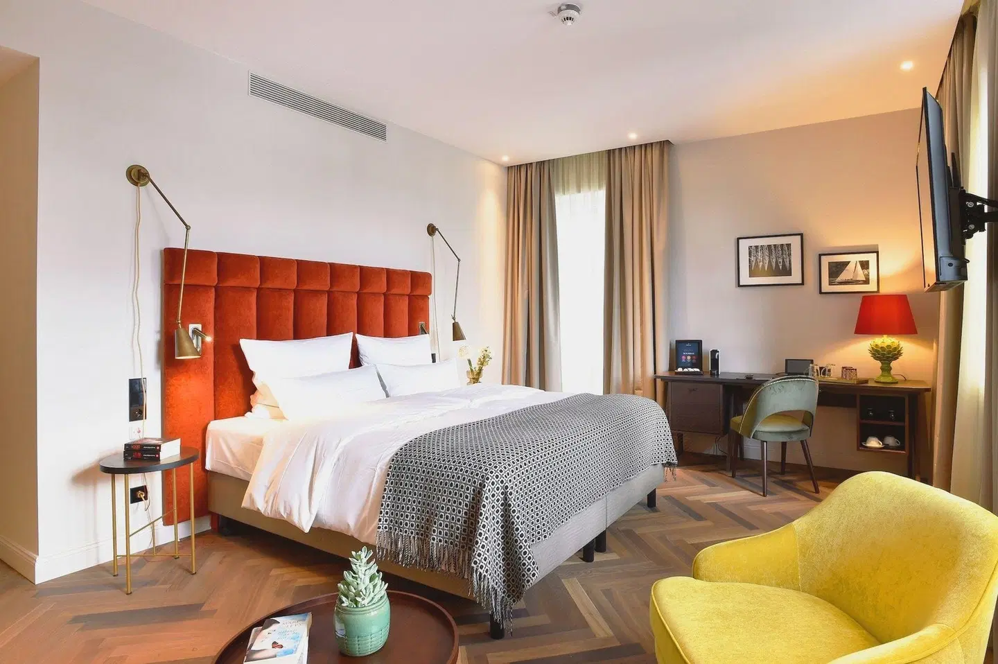 Das James ROOM_EXAMPLE