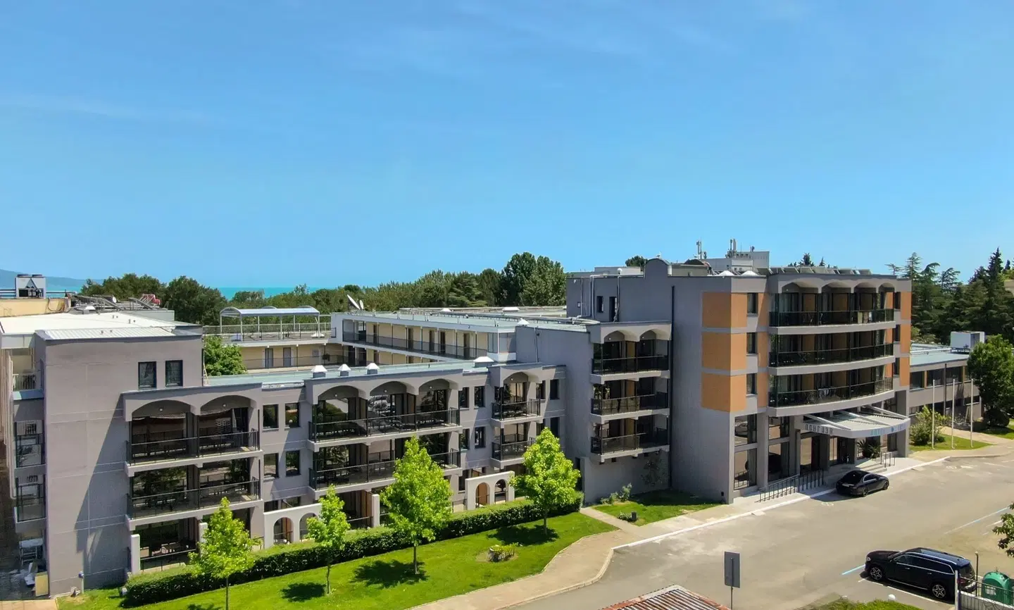 Longosa EXTERIOR
