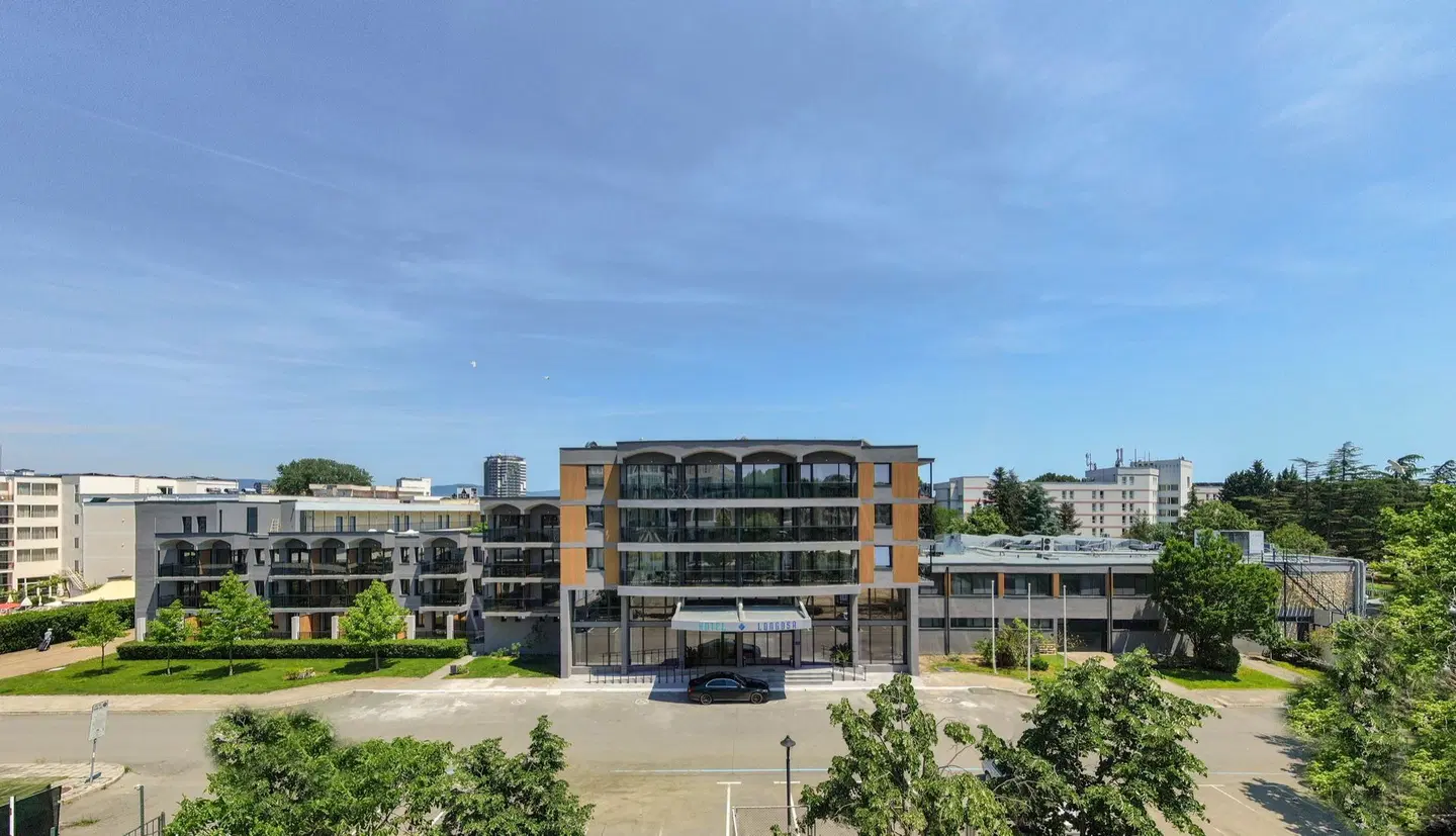 Longosa EXTERIOR
