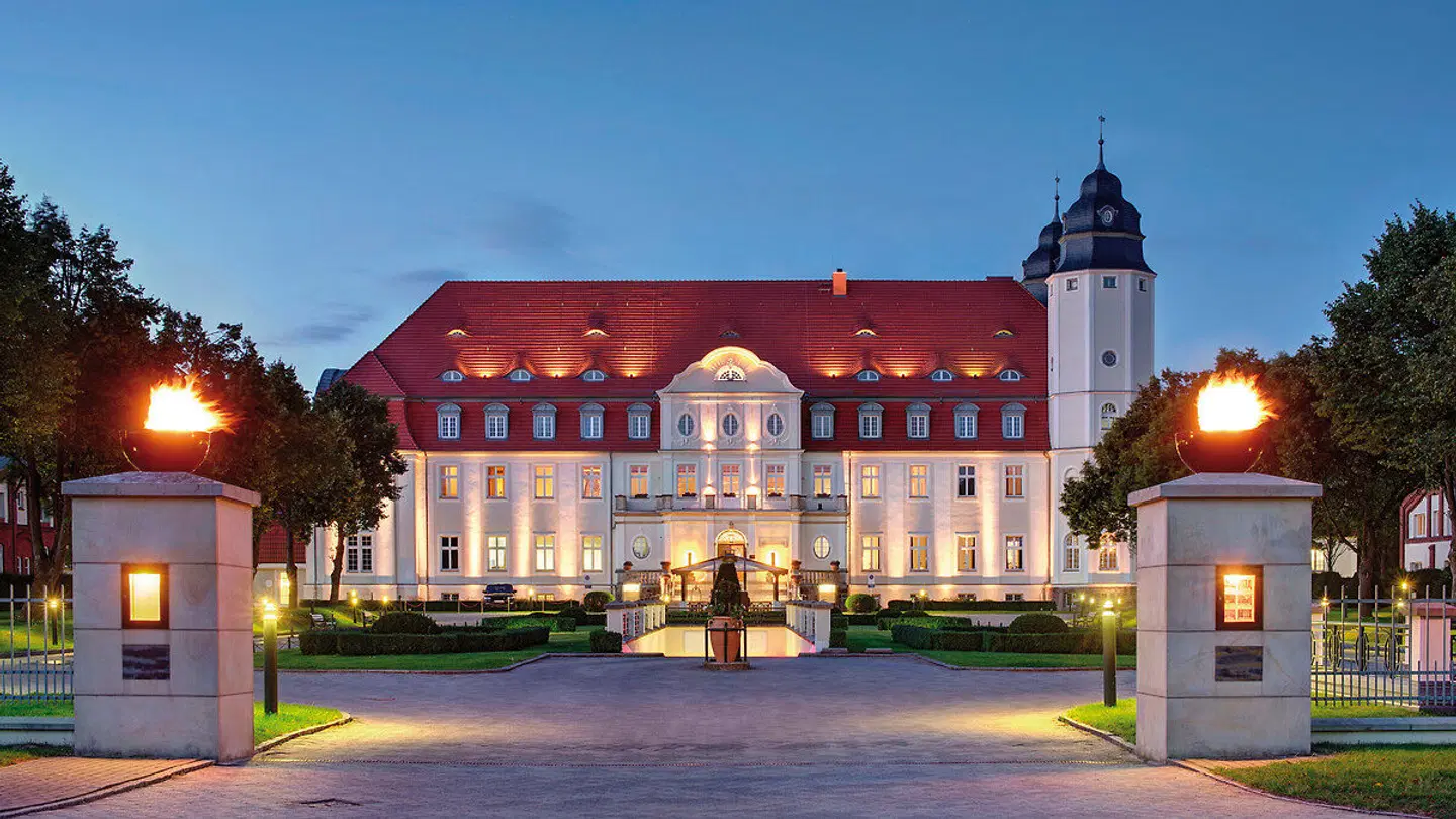 SCHLOSS Fleesensee EXTERIOR