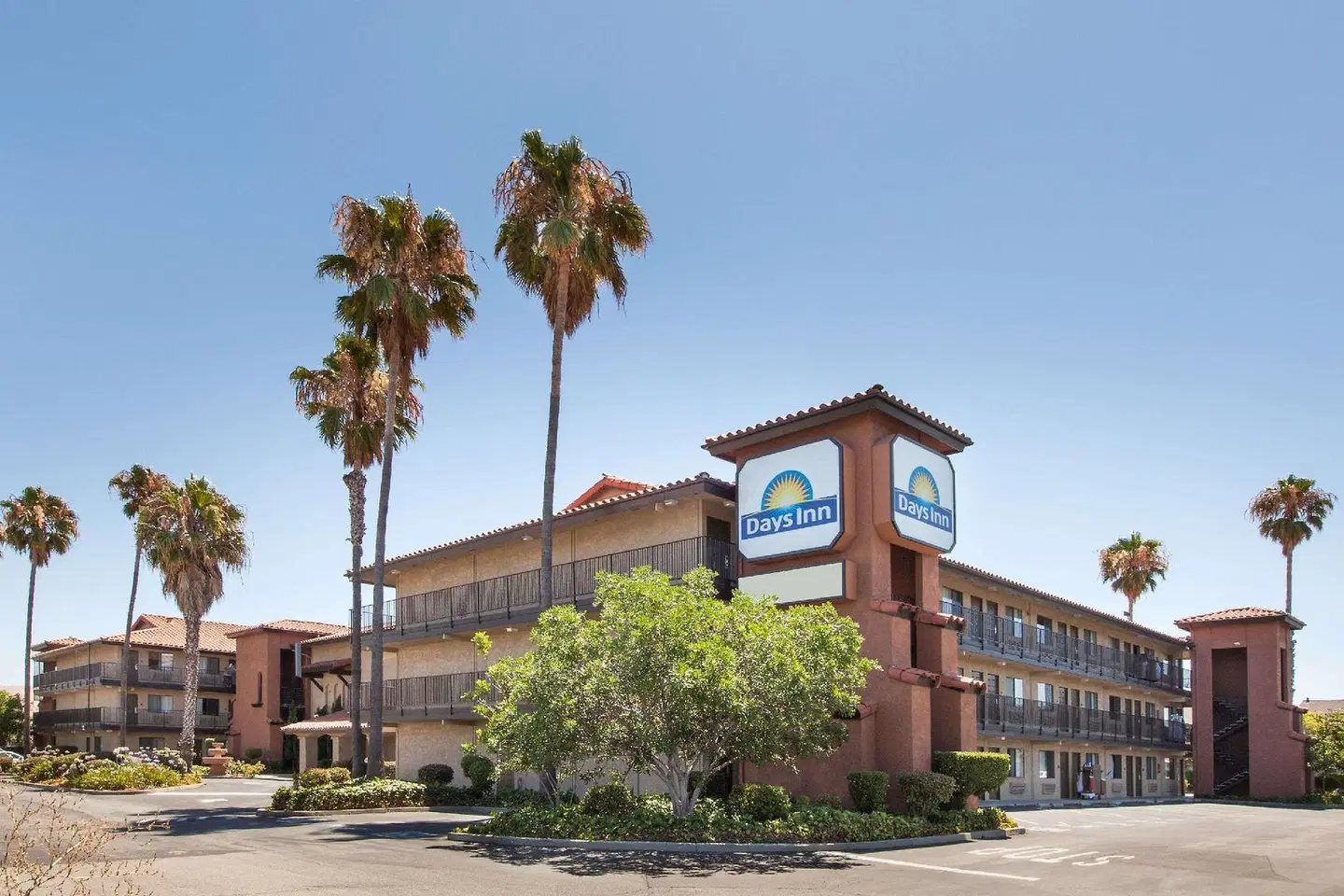 Days Inn by Wyndham San Jose Airport EXTERIOR