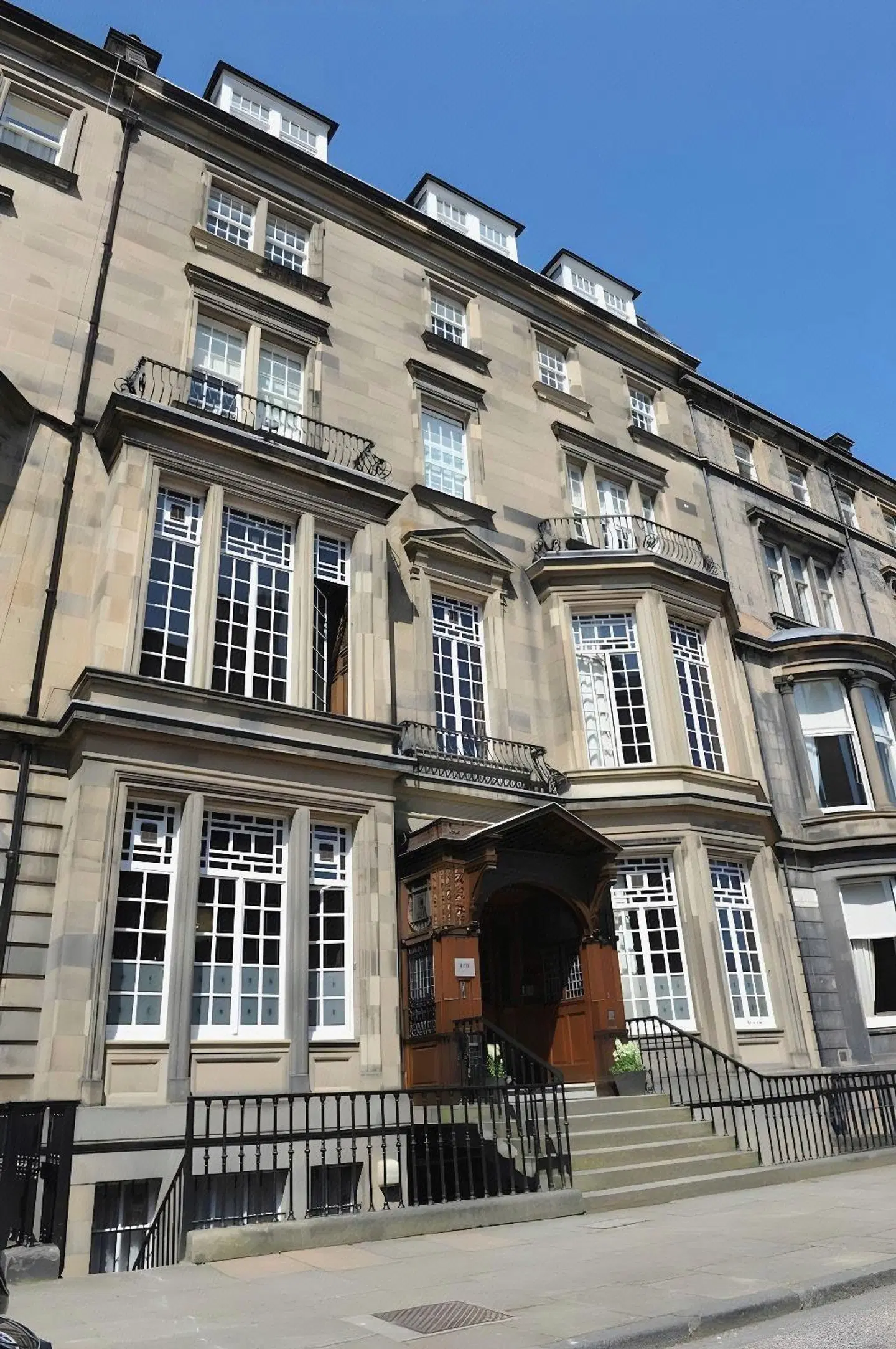 B+B Edinburgh EXTERIOR