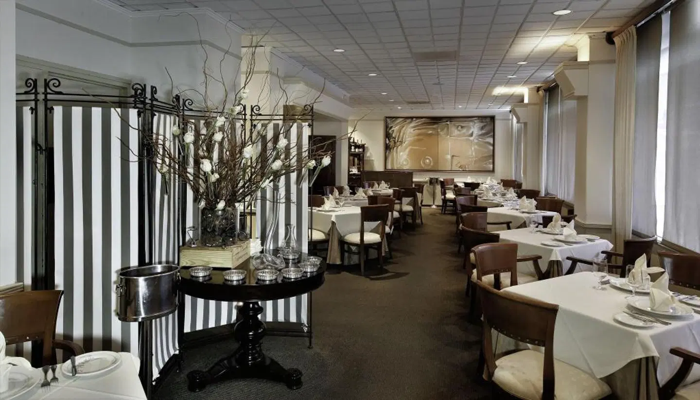 Courtyard by Marriott San Juan Miramar Restaurant