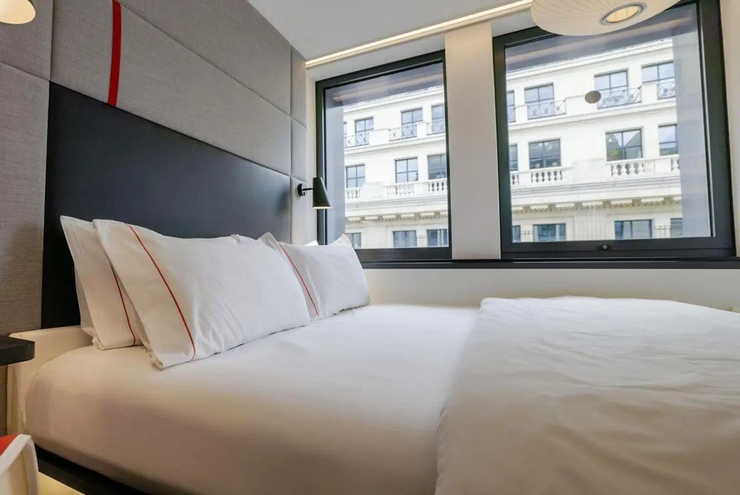 citizenM Paris Champs-Élysées ROOM_EXAMPLE