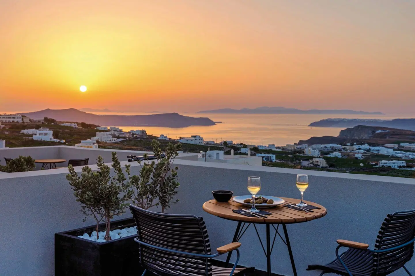 Apikia Santorin Terrasse