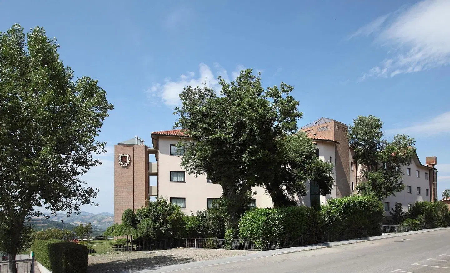 Mamiani EXTERIOR