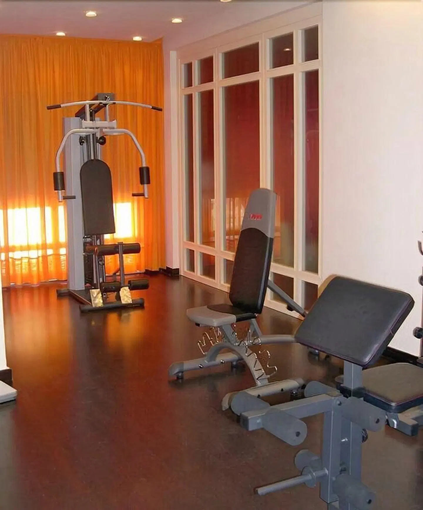 Continental LOUNGE_LOBBY