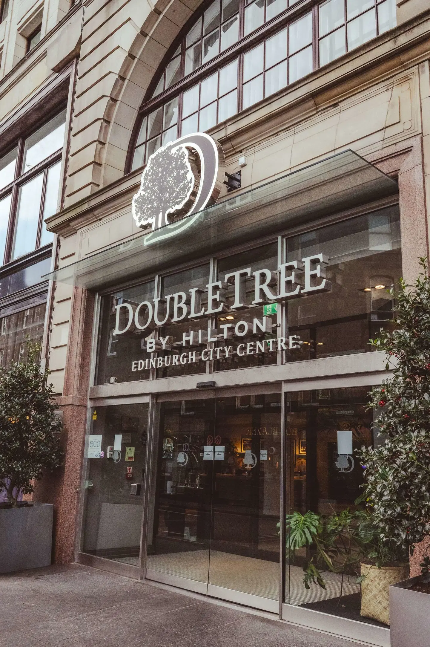 DoubleTree by Hilton Hotel Edinburgh City Centre EXTERIOR