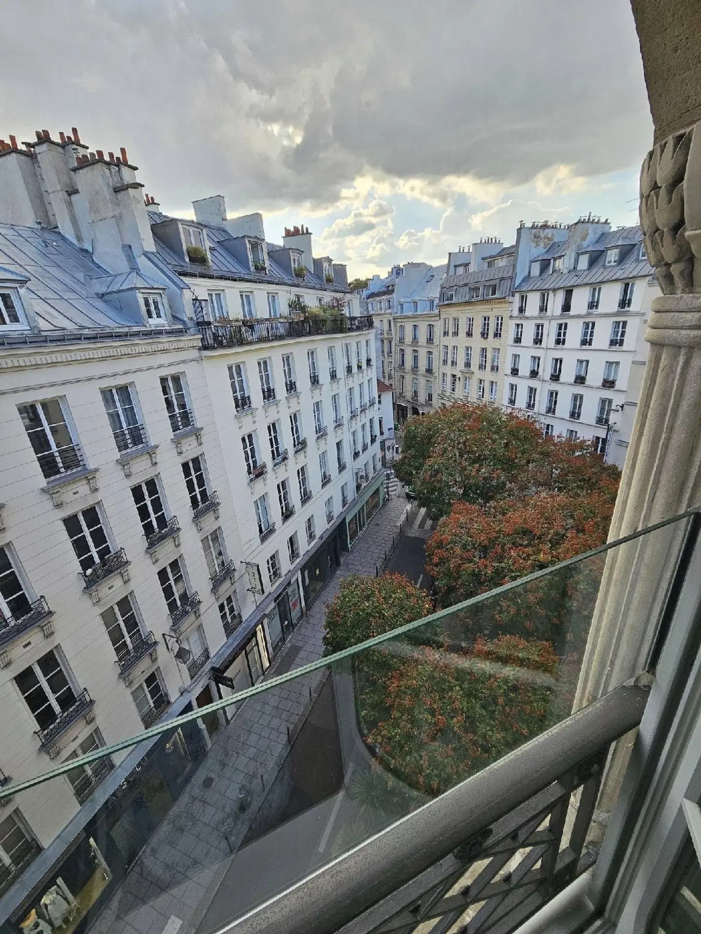 Hotel du Sentier EXTERIOR