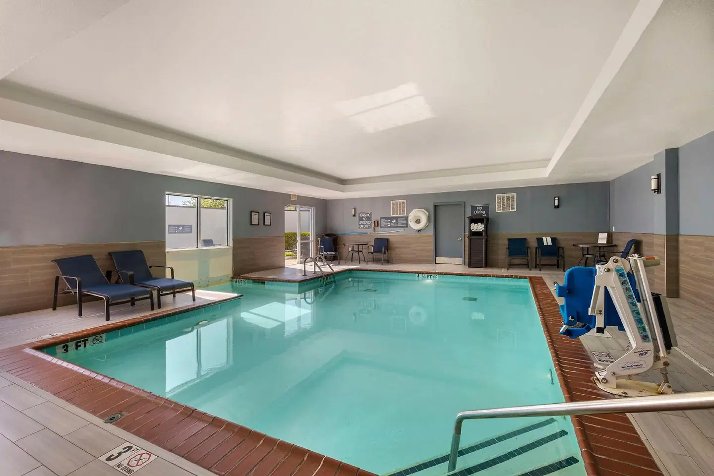 Best Western Plus Nashville Airport Hotel Hallenbad