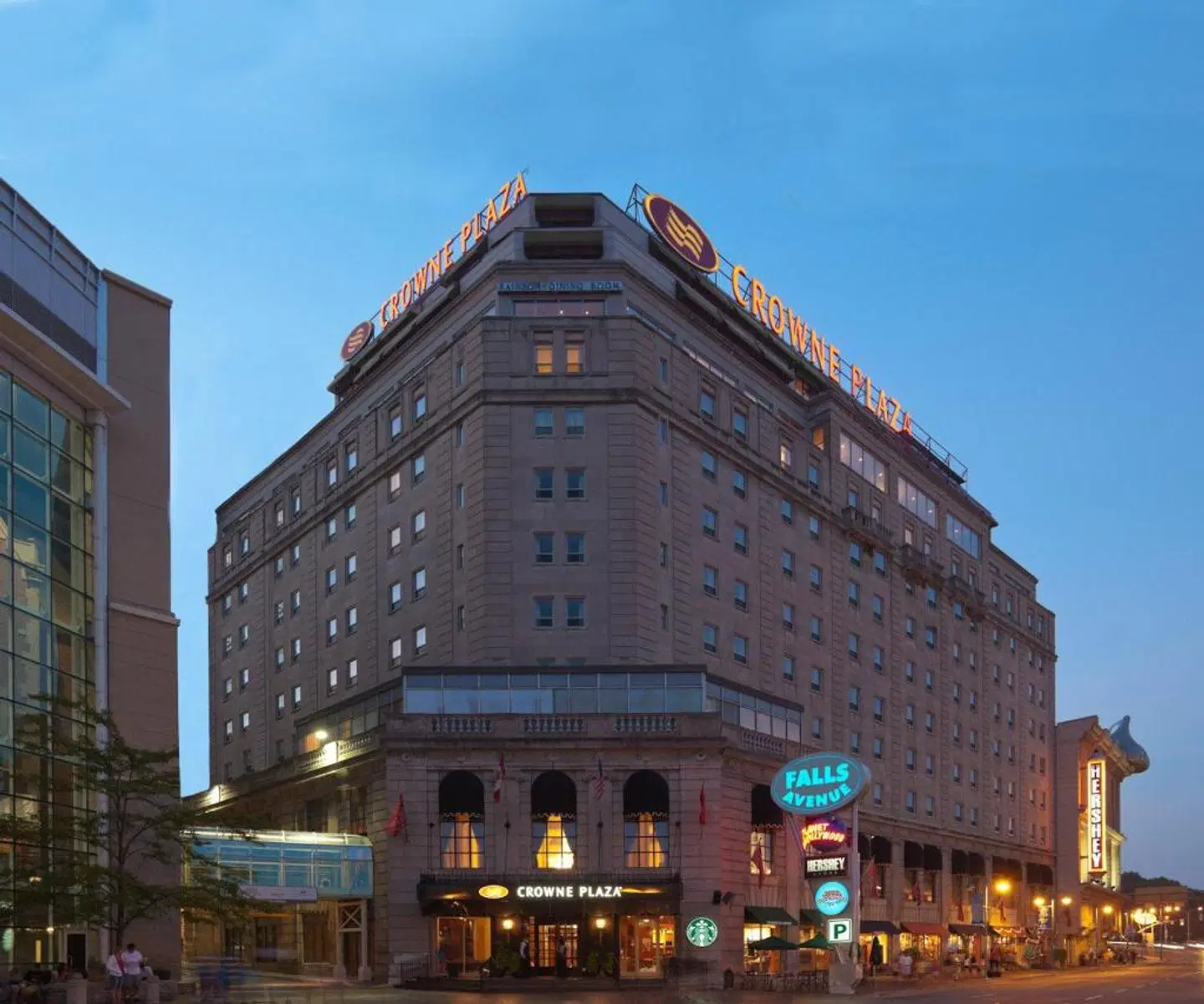 The BROCK Niagara Falls - Fallsview Tapestry Collection by Hilton EXTERIOR