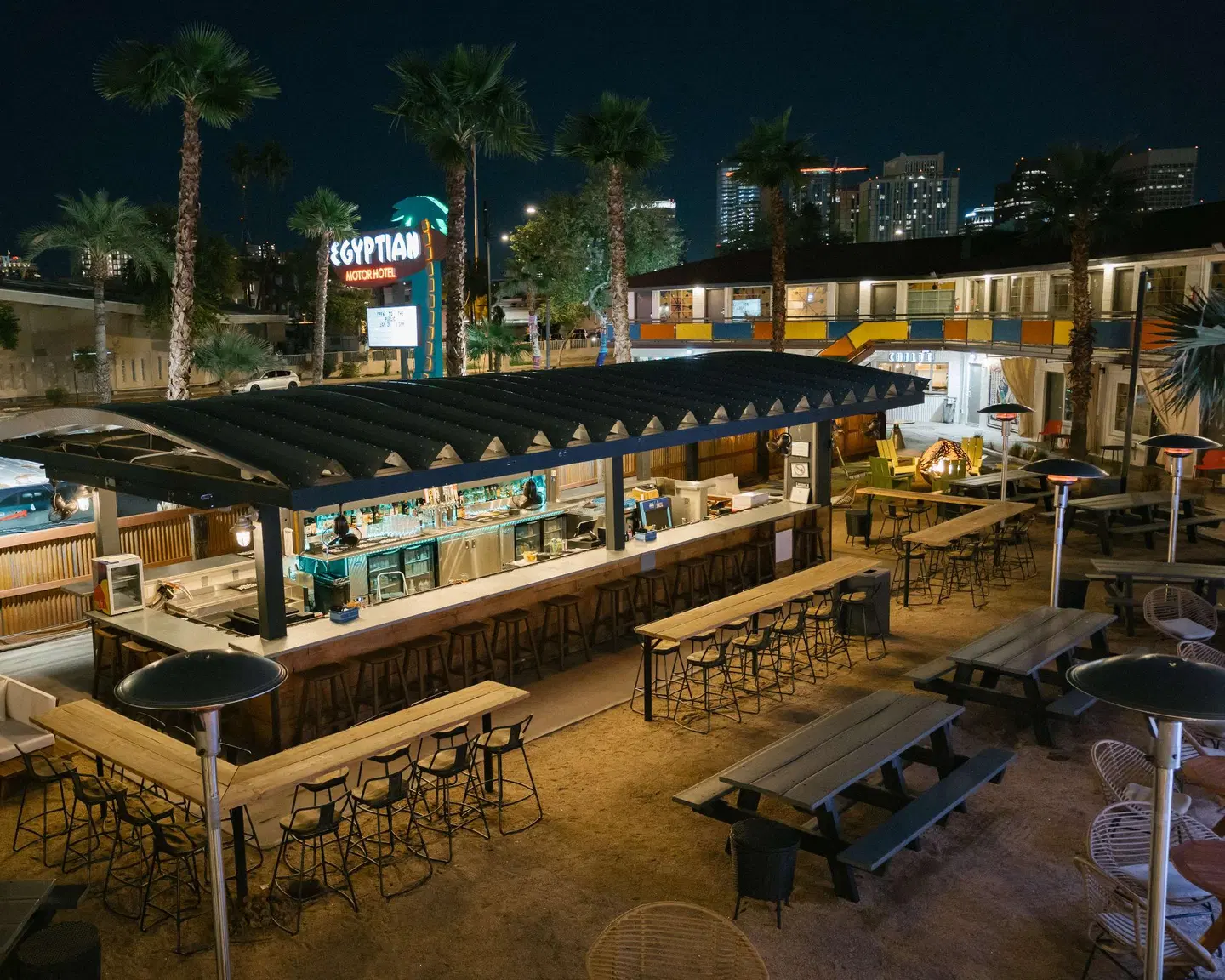 Egyptian Motor Hotel, BW Signature Collection Bar
