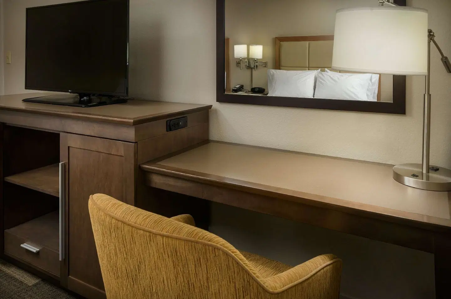 Hampton Inn & Suites Scottsdale ROOM_EXAMPLE
