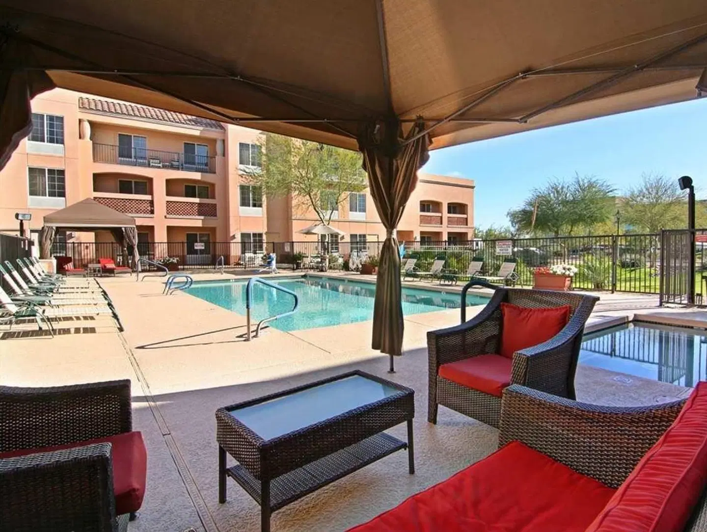 Hampton Inn & Suites Scottsdale OUTDOOR_POOL