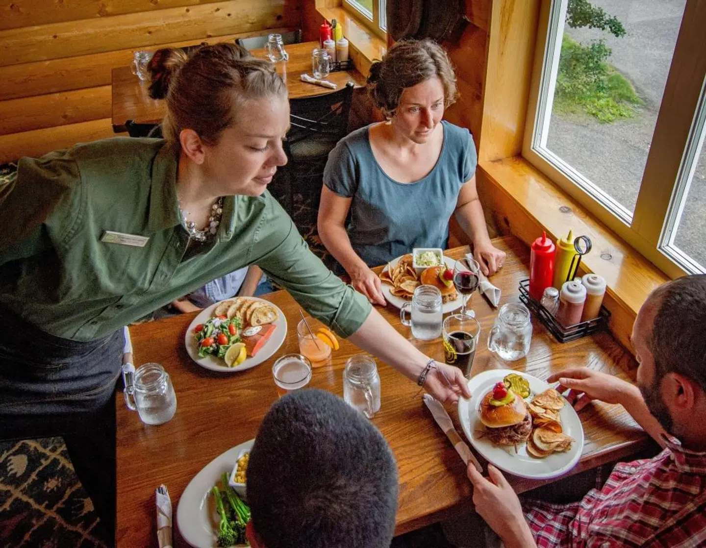 Denali Bluffs Hotel PEOPLE