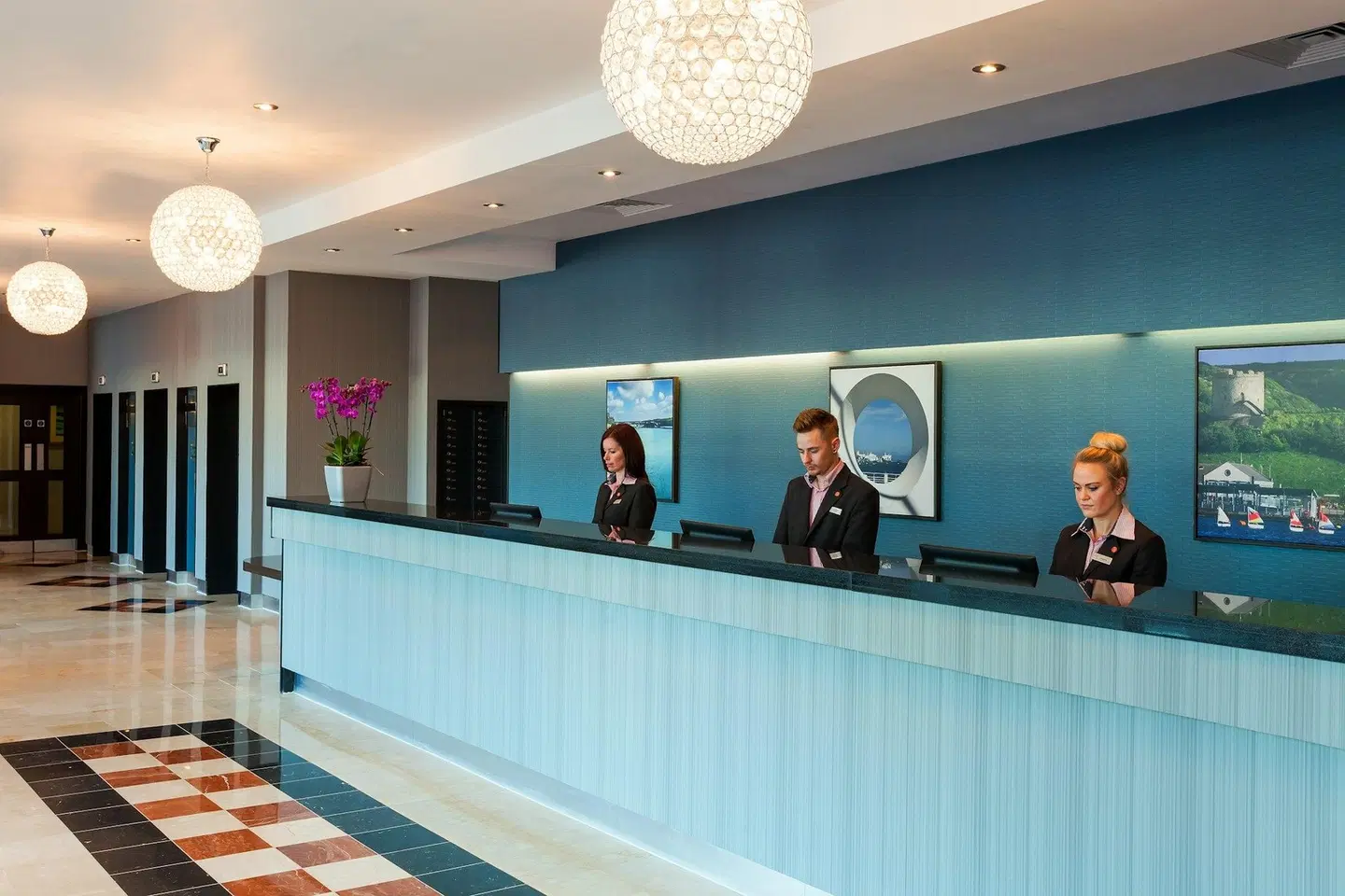 Jurys Inn Plymouth LOUNGE_LOBBY