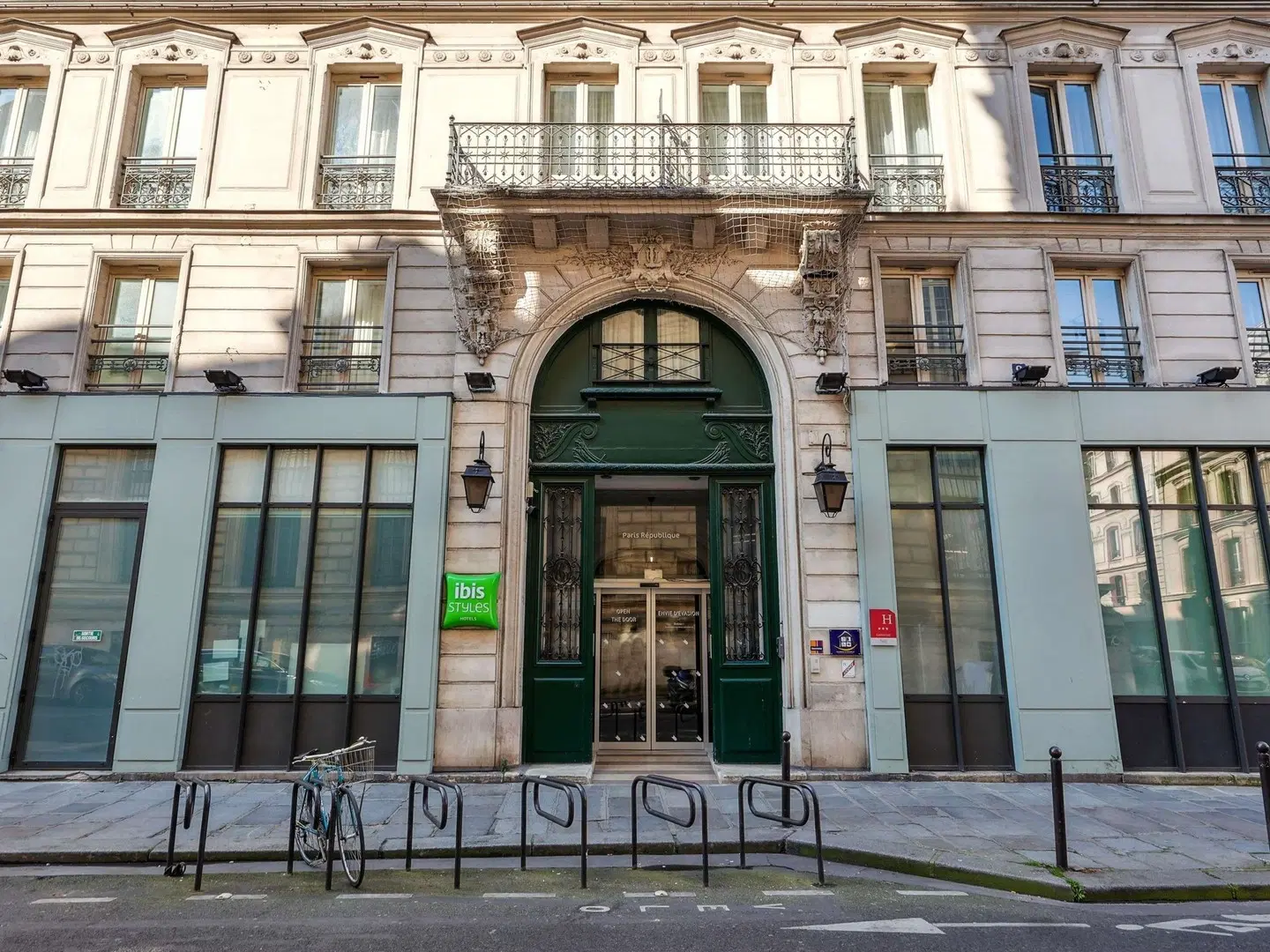 ibis Styles Paris République EXTERIOR