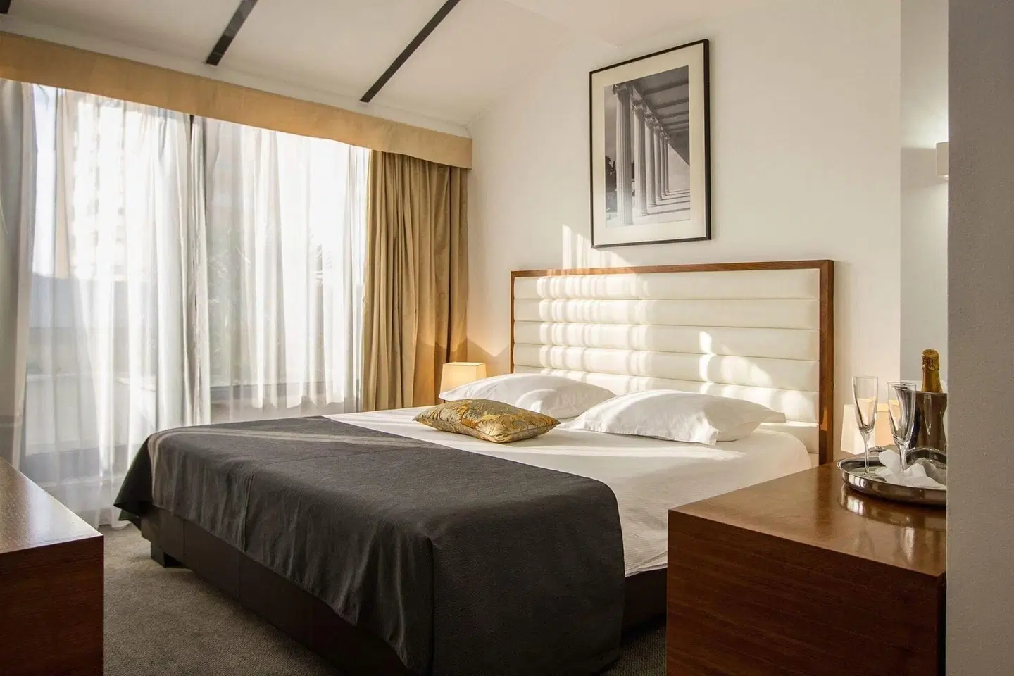 Atrium ROOM_EXAMPLE