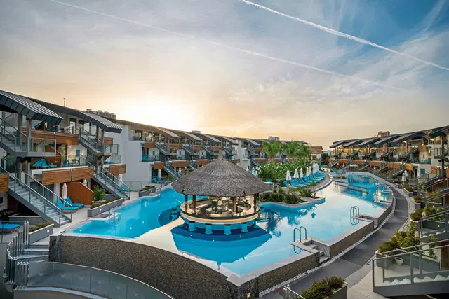 Liberty Fabay OUTDOOR_POOL