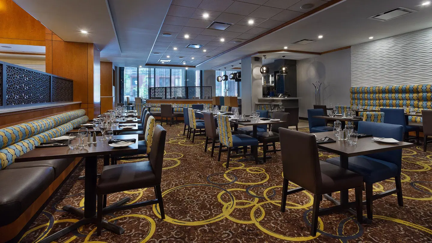 Hilton Garden Inn Montreal Centre-Ville Bar