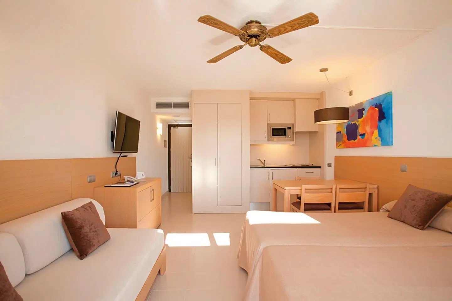 Hipotels Mediterraneo Club ROOM_EXAMPLE