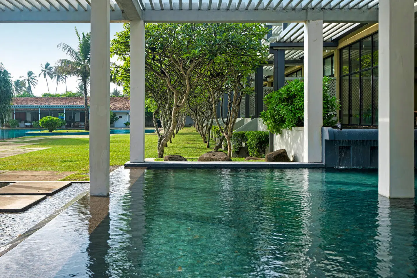 The Blue Water Hotel and Spa OUTDOOR_POOL