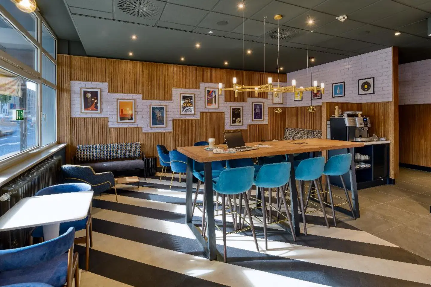 THE Darmstadt Bar
