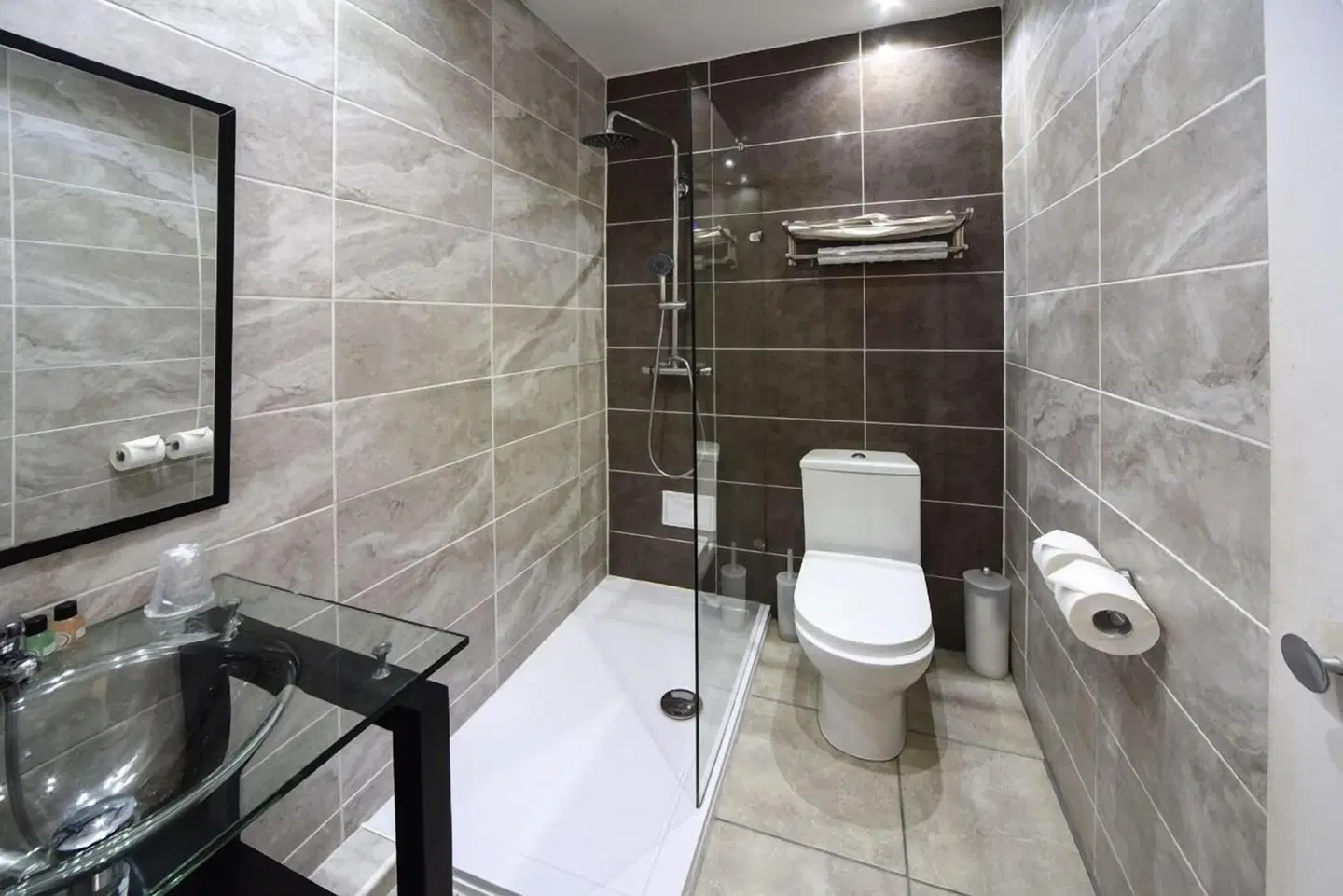 Torbay Court Hotel Badezimmer