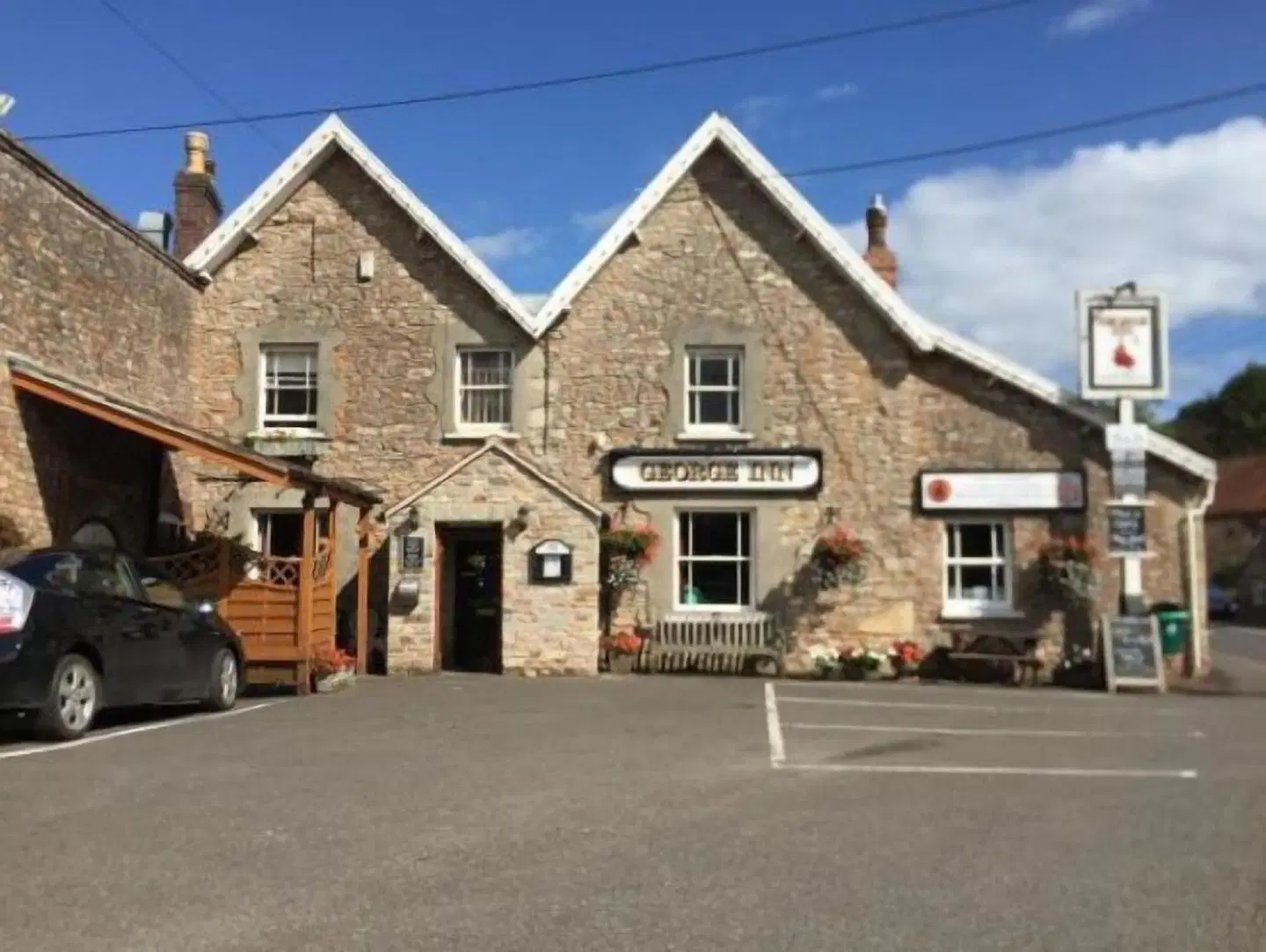 The George Inn EXTERIOR