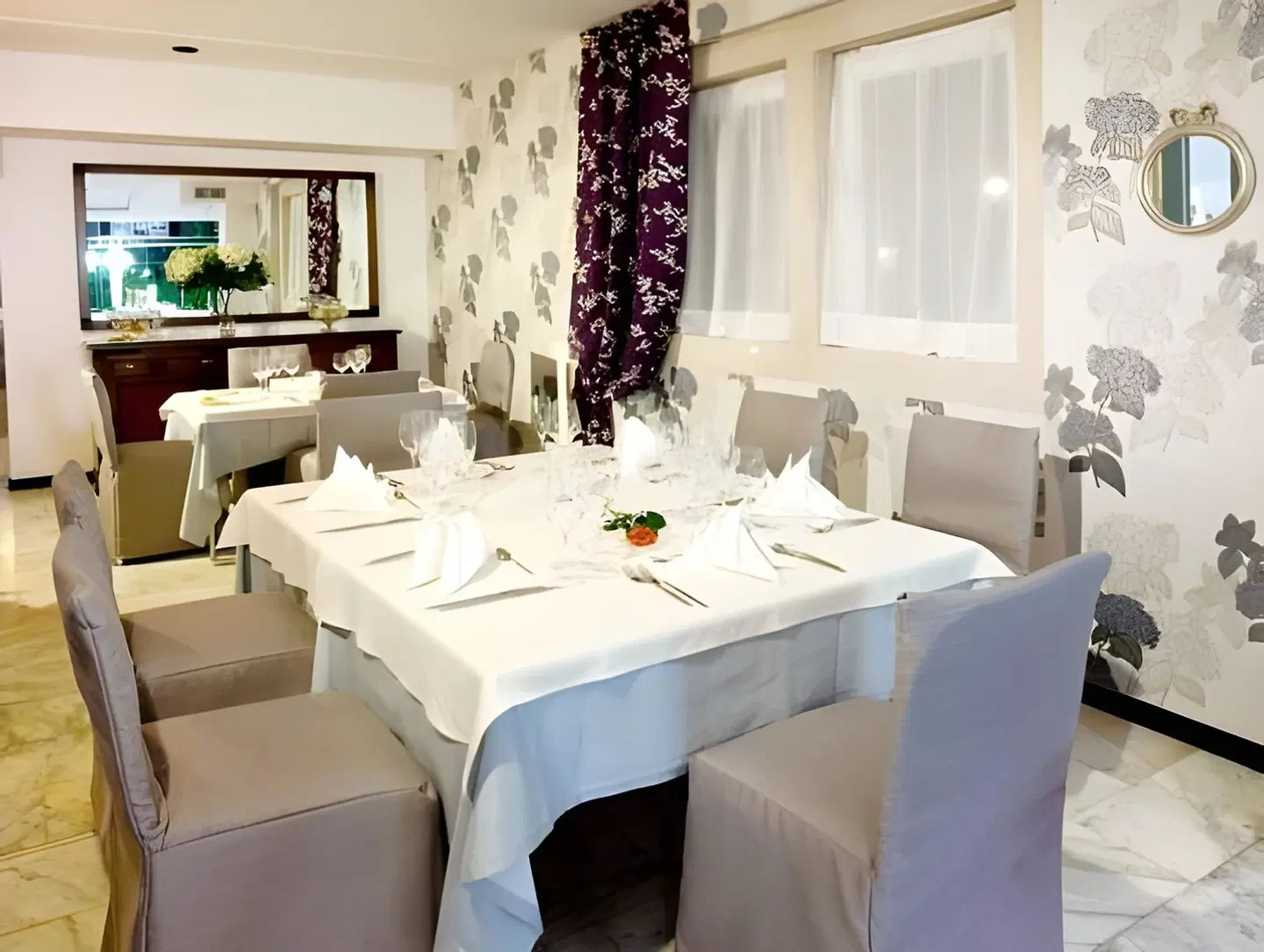 Boban Luxury Suites Restaurant