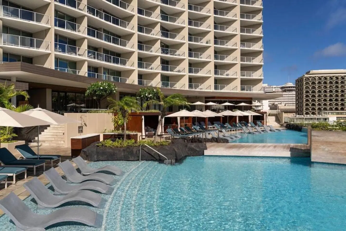 The Ritz-Carlton Residences, Waikiki Beach OUTDOOR_POOL