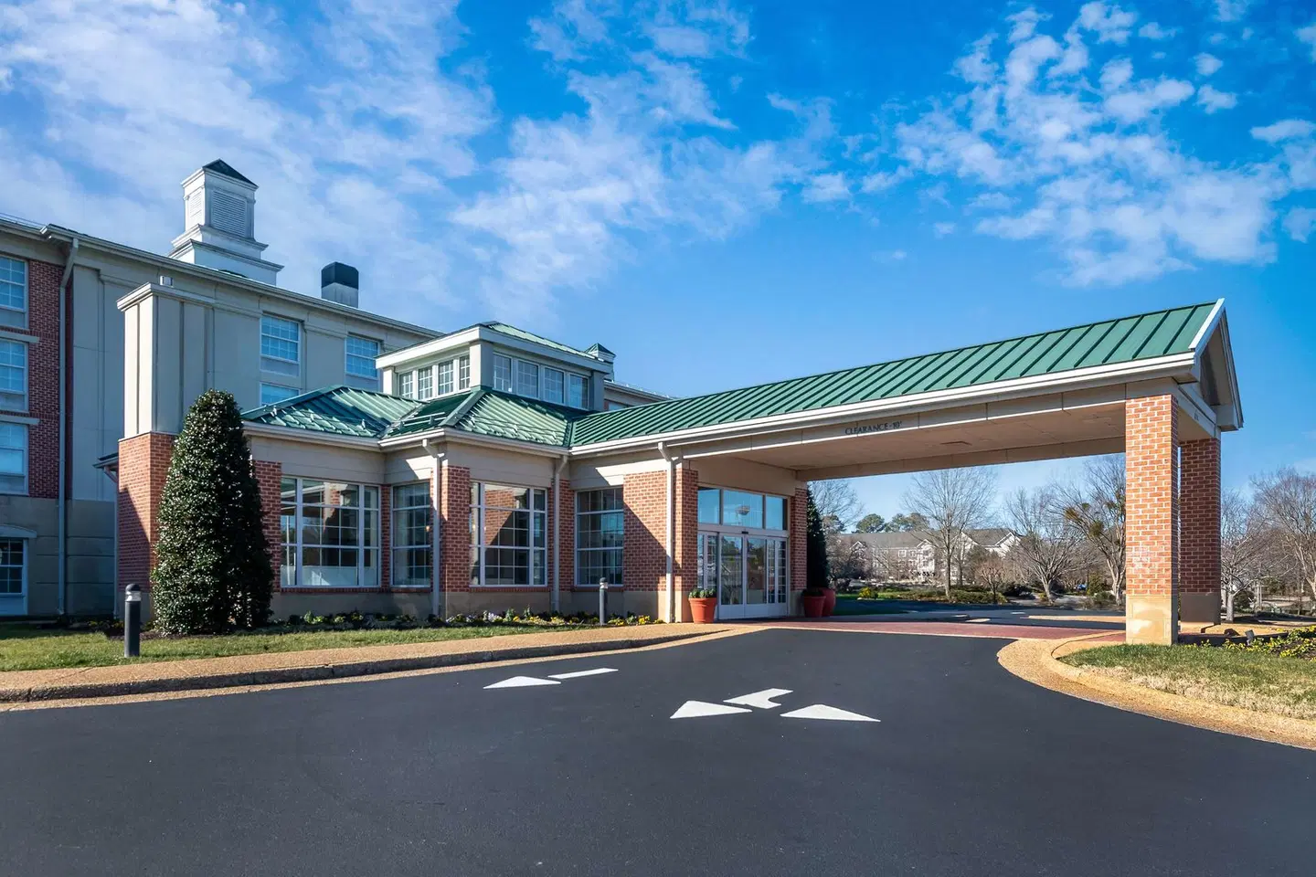 Hilton Garden Inn Williamsburg EXTERIOR
