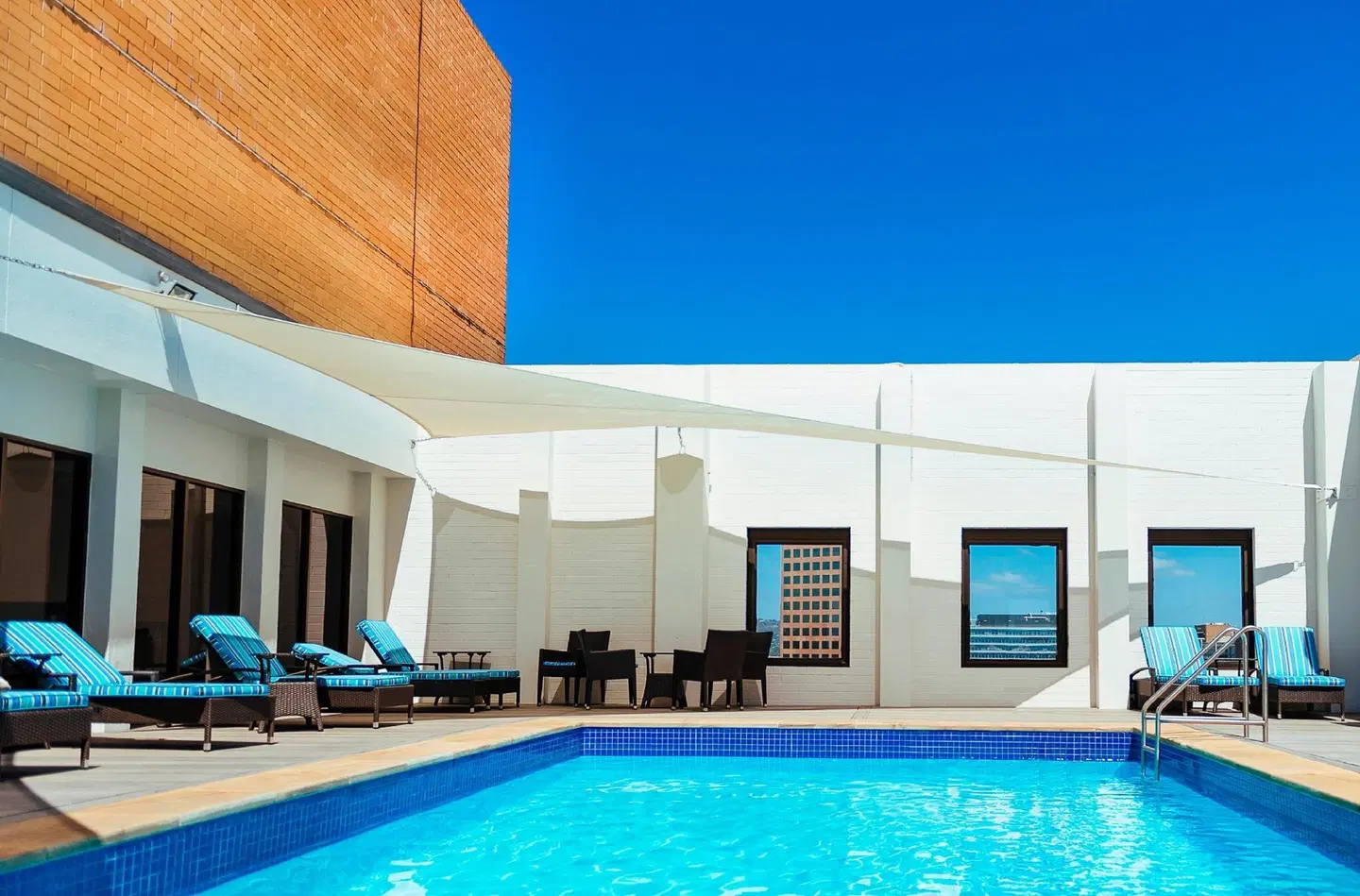 Stamford Plaza Adelaide EXTERIOR