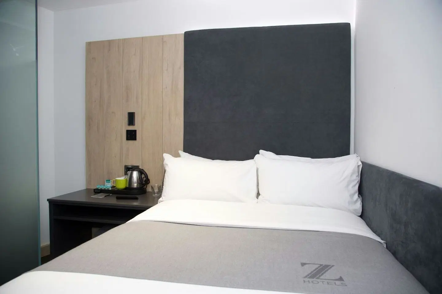 The Z Hotel Bath ROOM_EXAMPLE