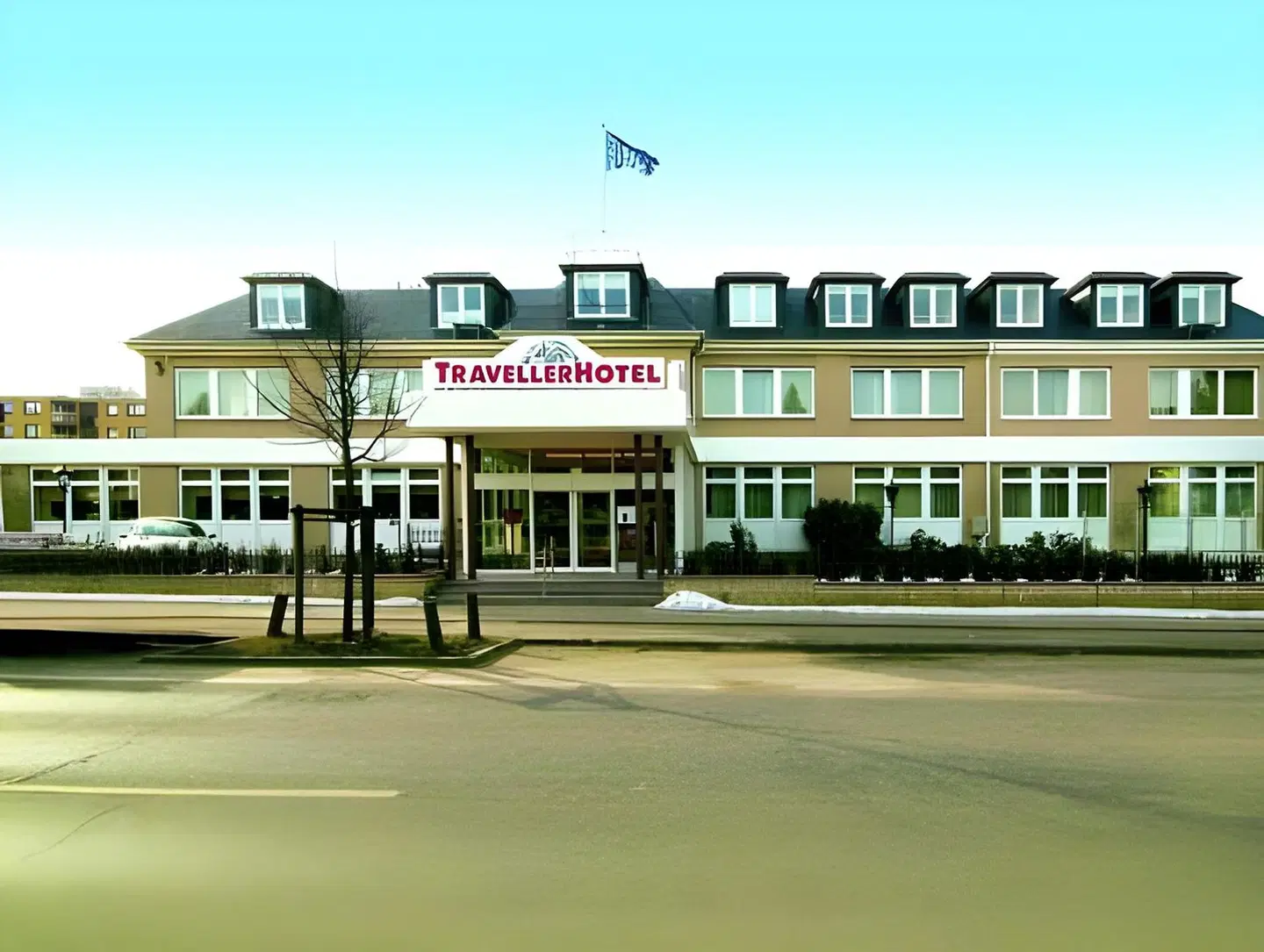 Traveller EXTERIOR