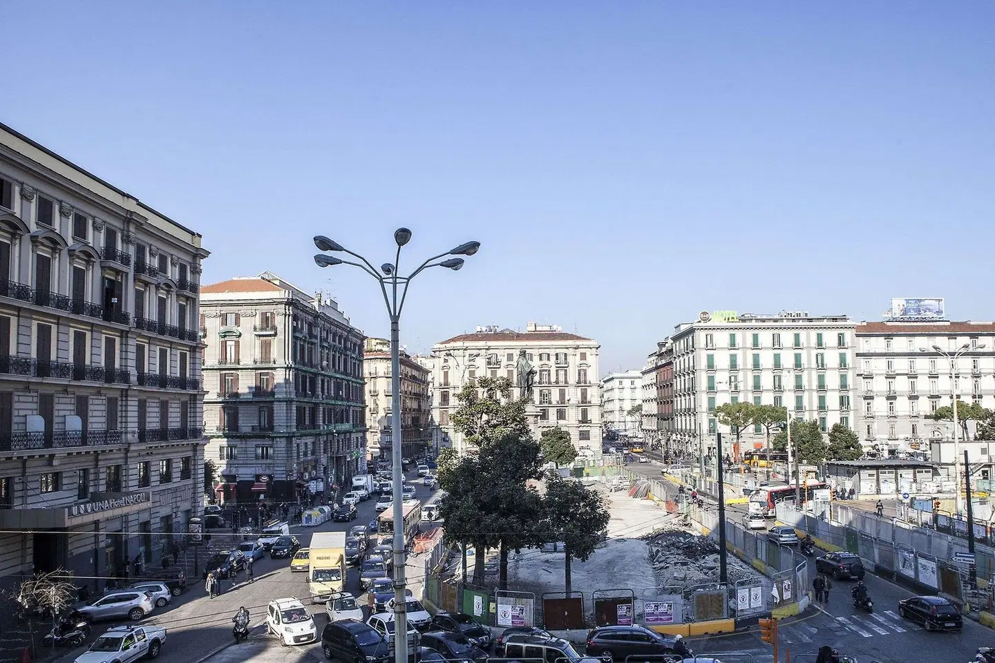 Napoli Garibaldi Square Terrasse