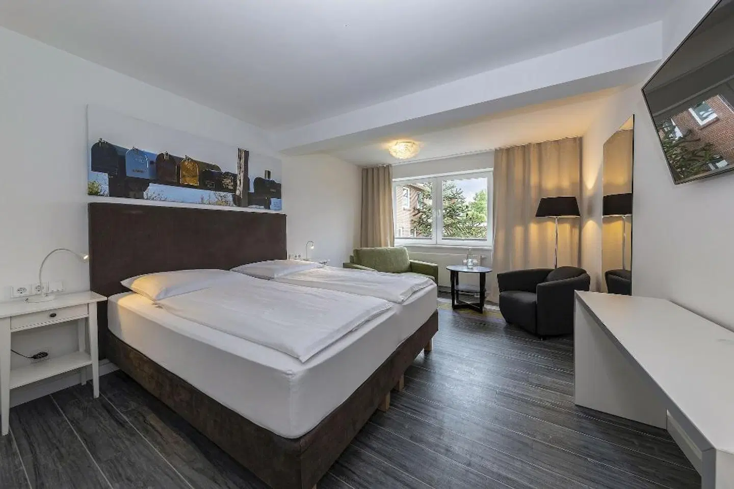Beach Hotel California ROOM_EXAMPLE
