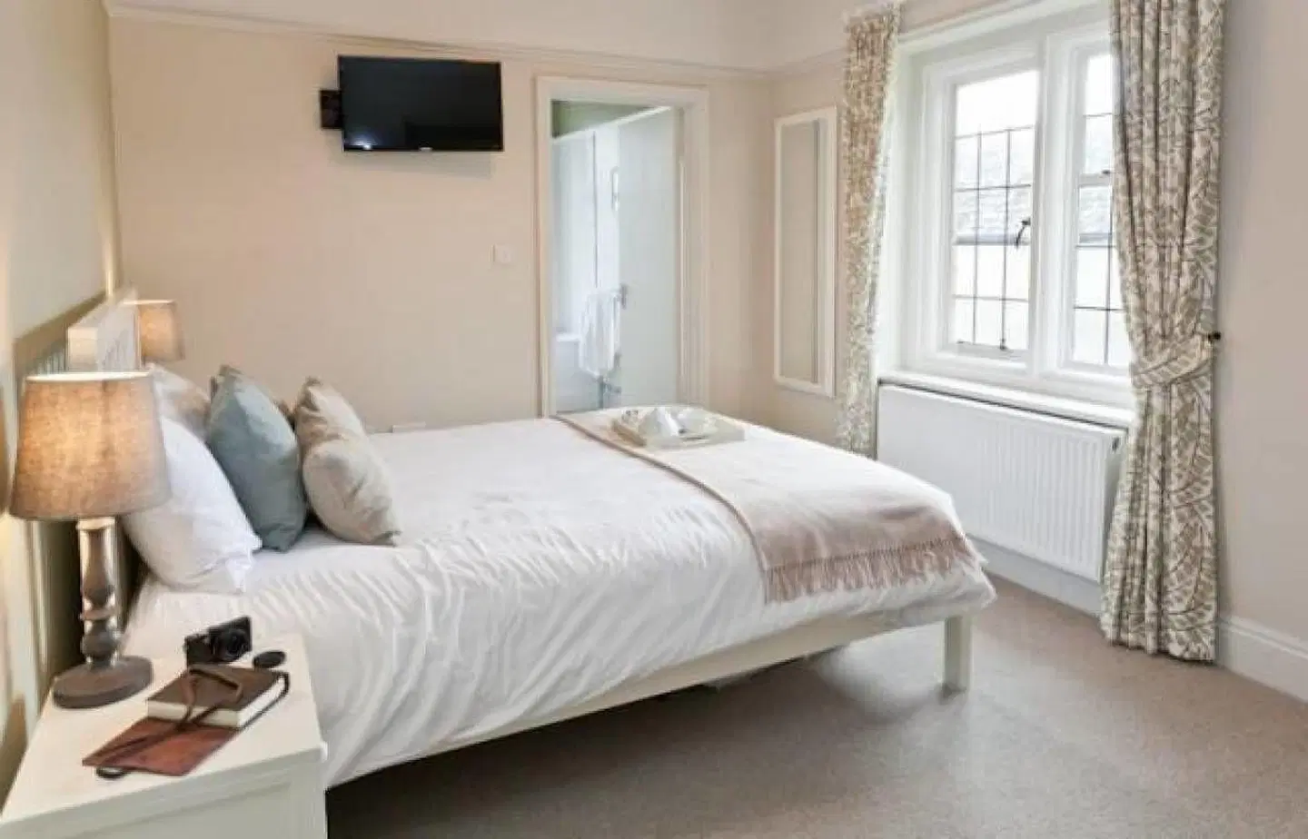 The Bath Arms Hotel ROOM_EXAMPLE