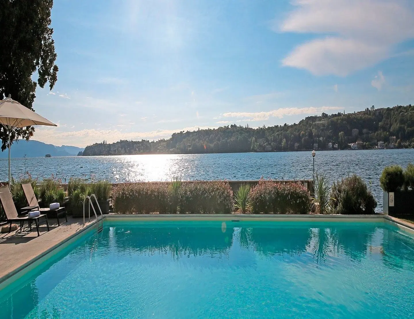 Salò du Parc OUTDOOR_POOL