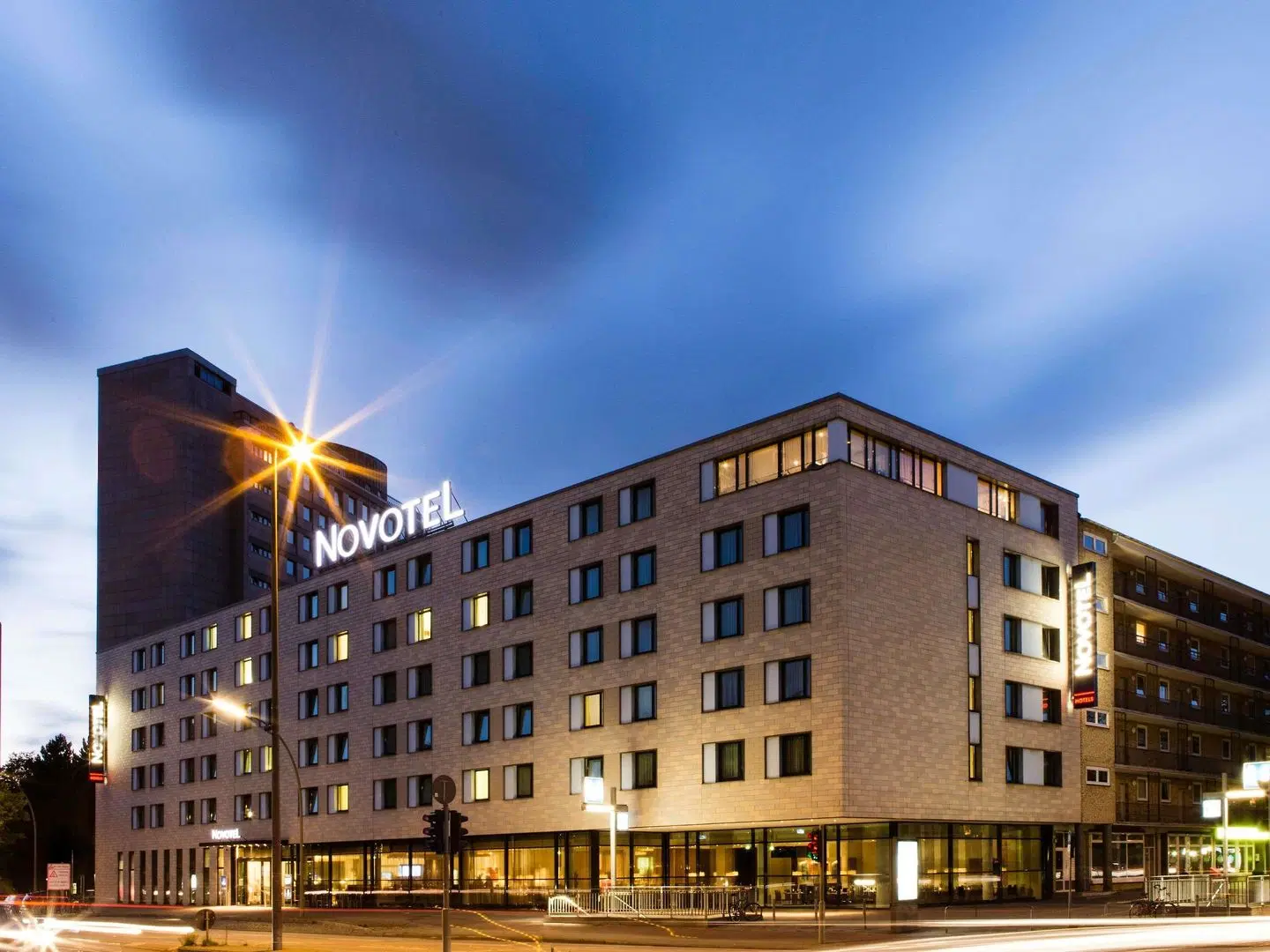 Novotel Hamburg City Alster Hotel EXTERIOR