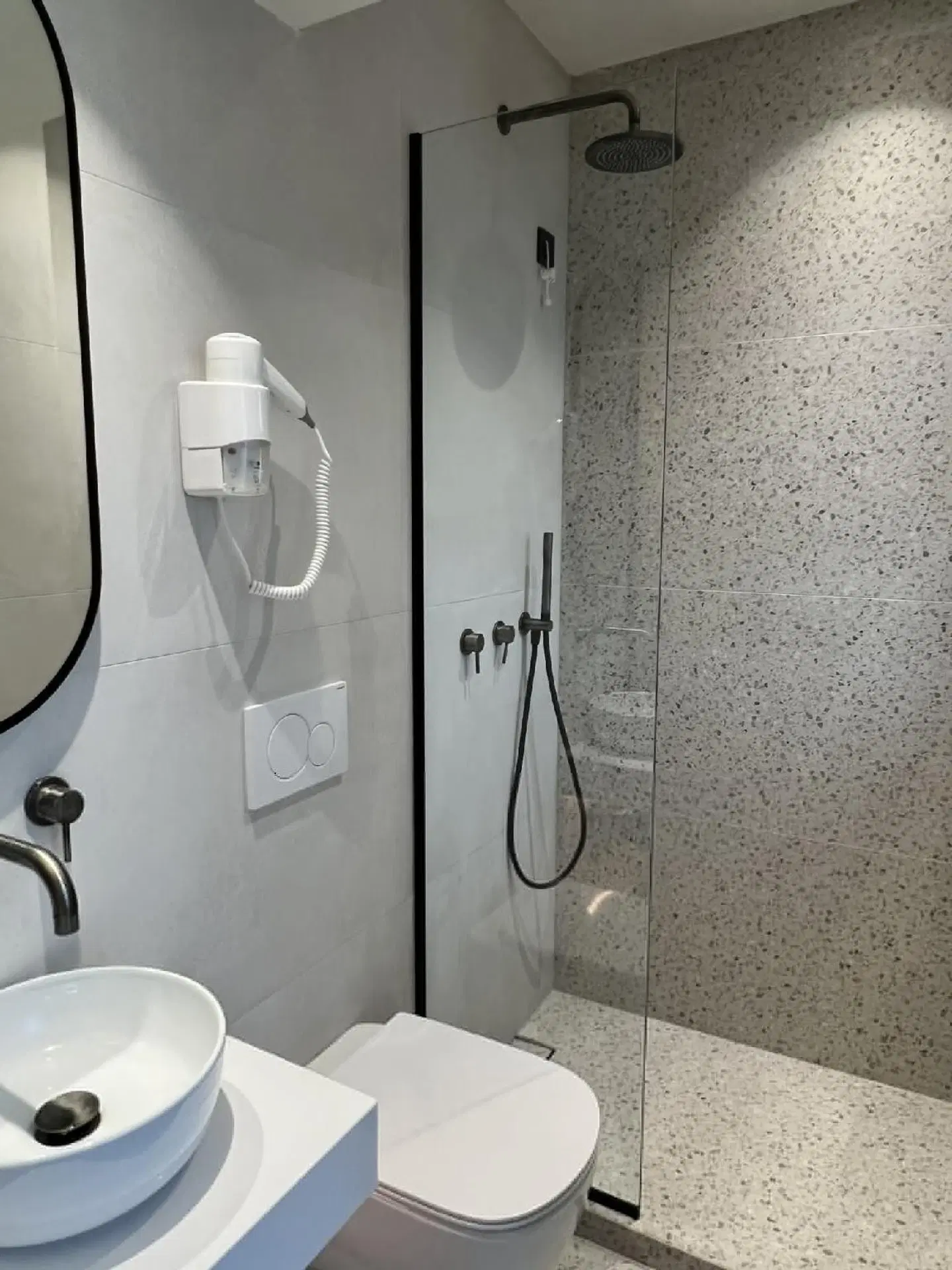 Yria Hotel Badezimmer